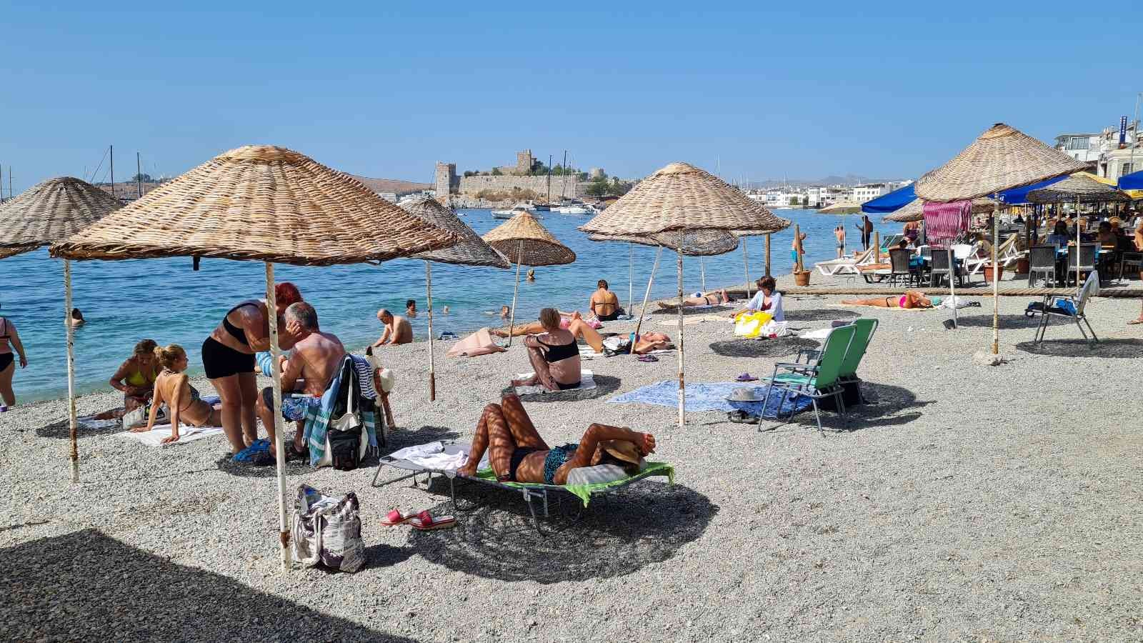 Sıcaklar çıldırdı: Bodrum’da sıcaklık 35 derece