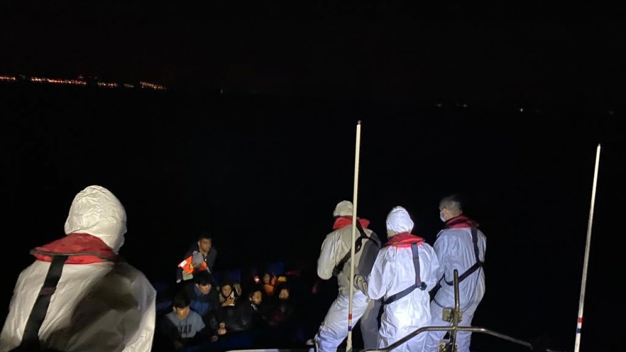 Çanakkale açıklarında 24 göçmen yakalandı