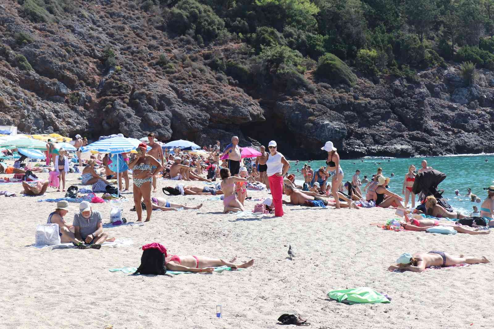 Ekim ayı ortasında Alanya’da deniz keyfi