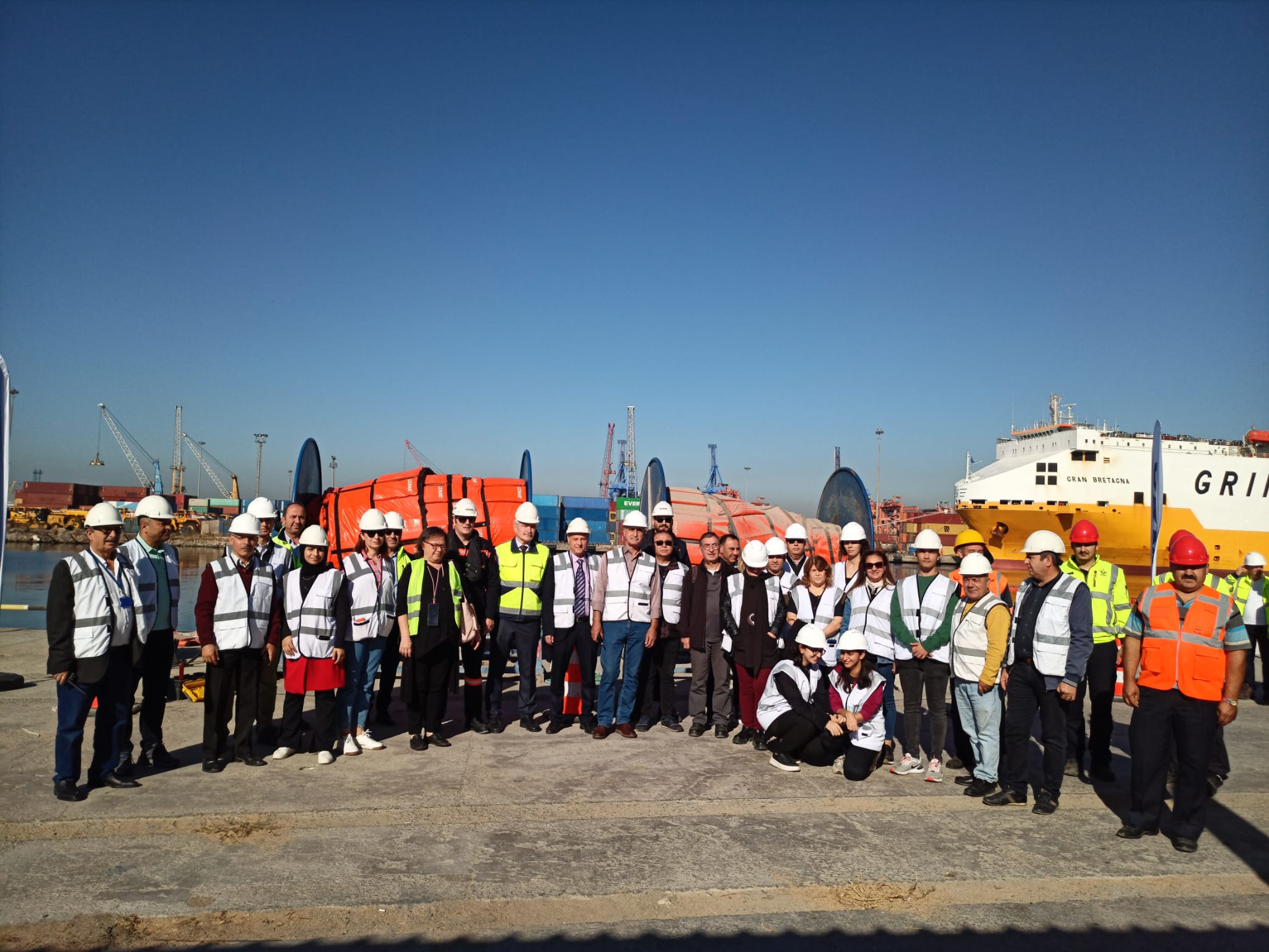 UZMAR'dan İzmir Limanında deniz kirliliği tatbikatı