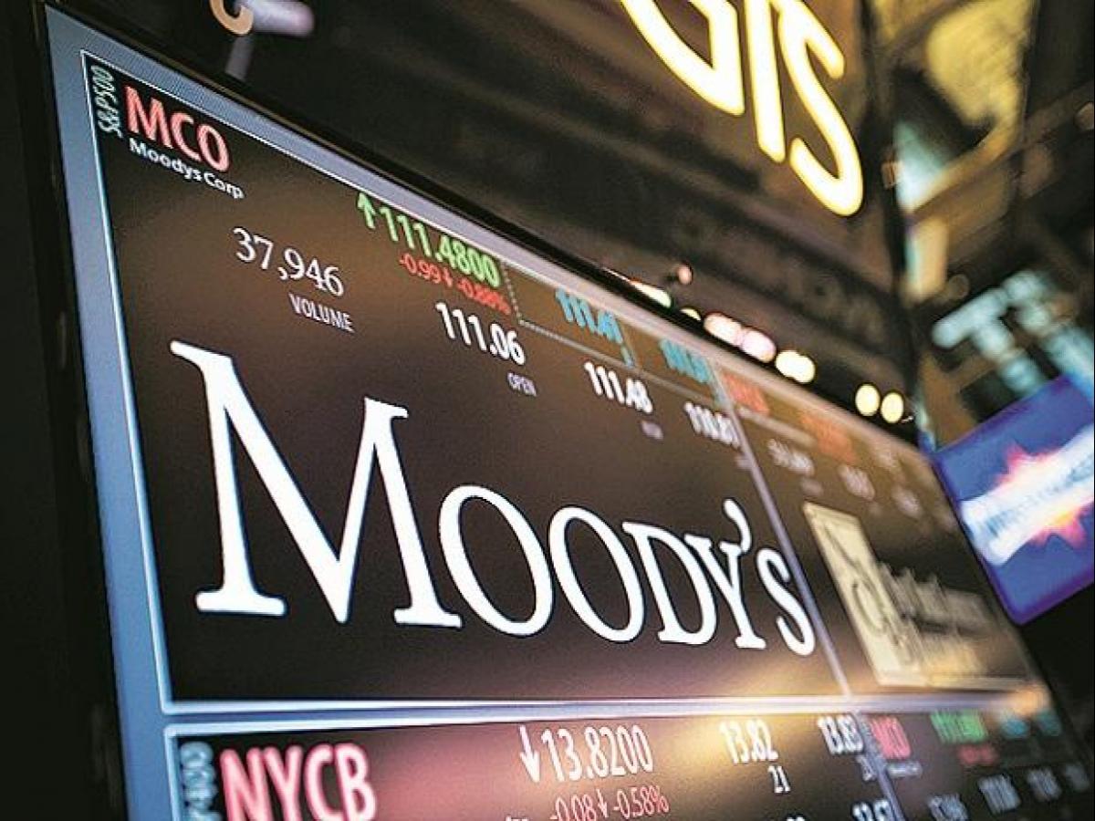 Moody's, küresel denizcilik sektörünün görünümünü negatife çevirdi