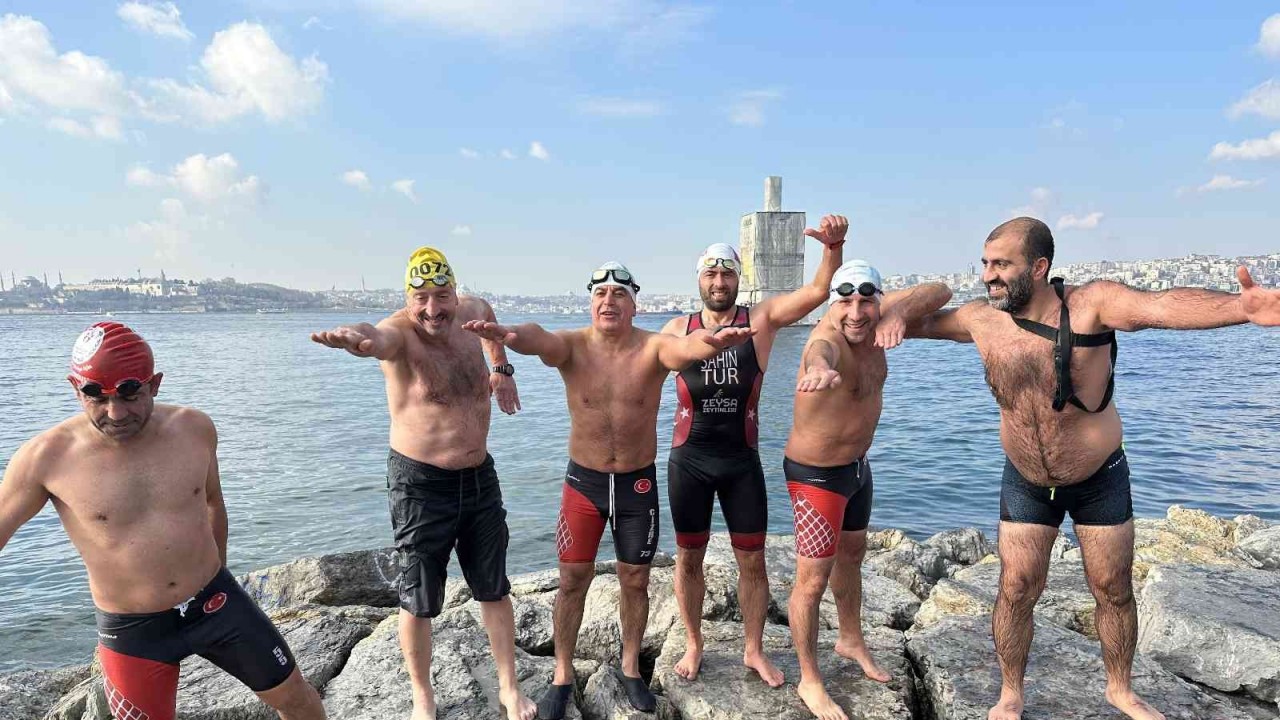 İstanbul’da kış ayında boğazda deniz sefası