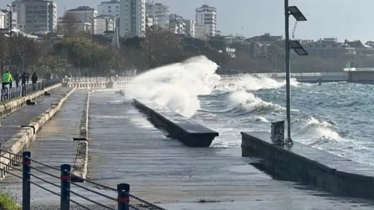 İstanbul’da deniz ulaşımına lodos engeli