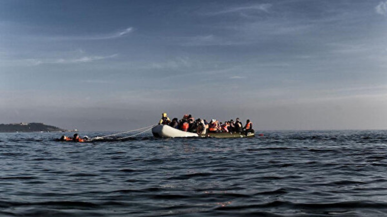 Lampedusa Adası açıklarında göçmen teknesi battı