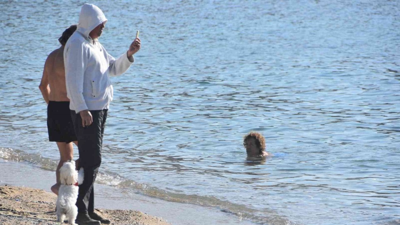 Bodrum denize girip güneşlendiler