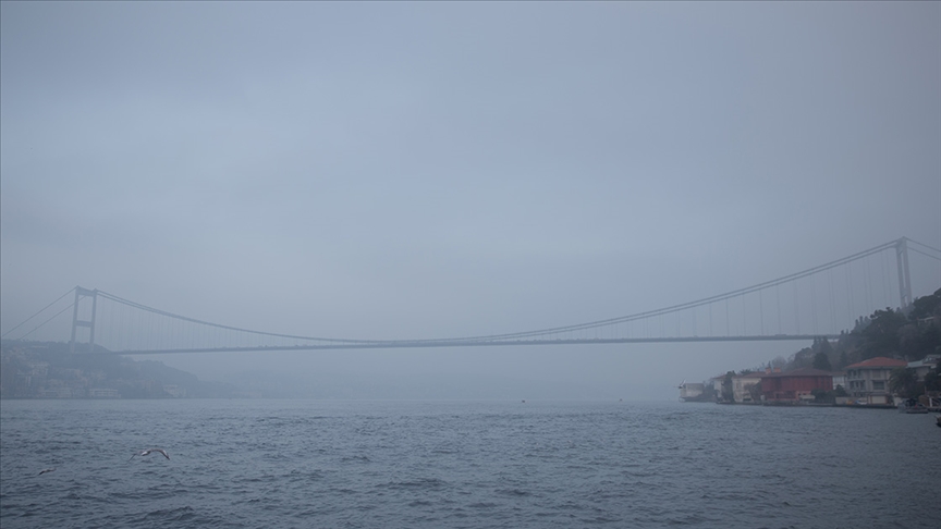 İstanbul Boğazı'nda gemi trafiği çift yönlü durduruldu