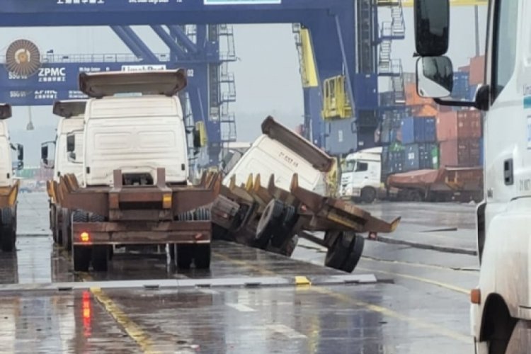 İskenderun limanı depremden büyük zarar gördü