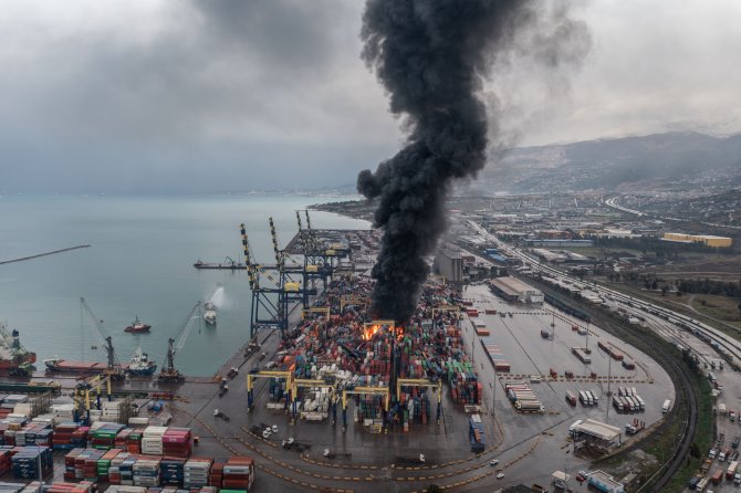 Maersk'ten depremin limanda yapısal hasar bıraktığı yönünde bir açıklama