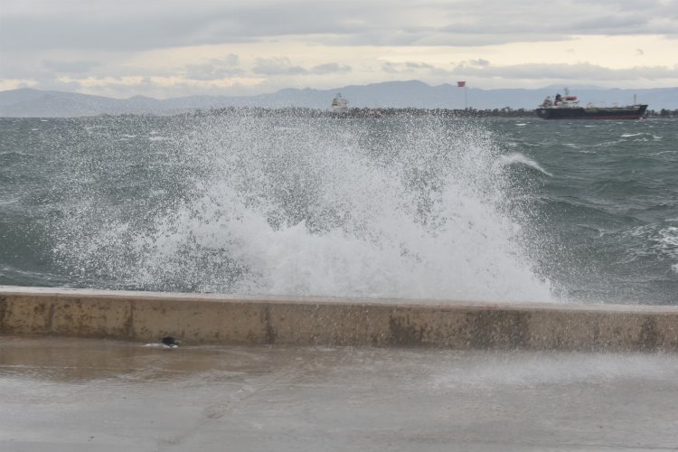 Marmara ve Ege'ye kuvvetli rüzgar uyarısı