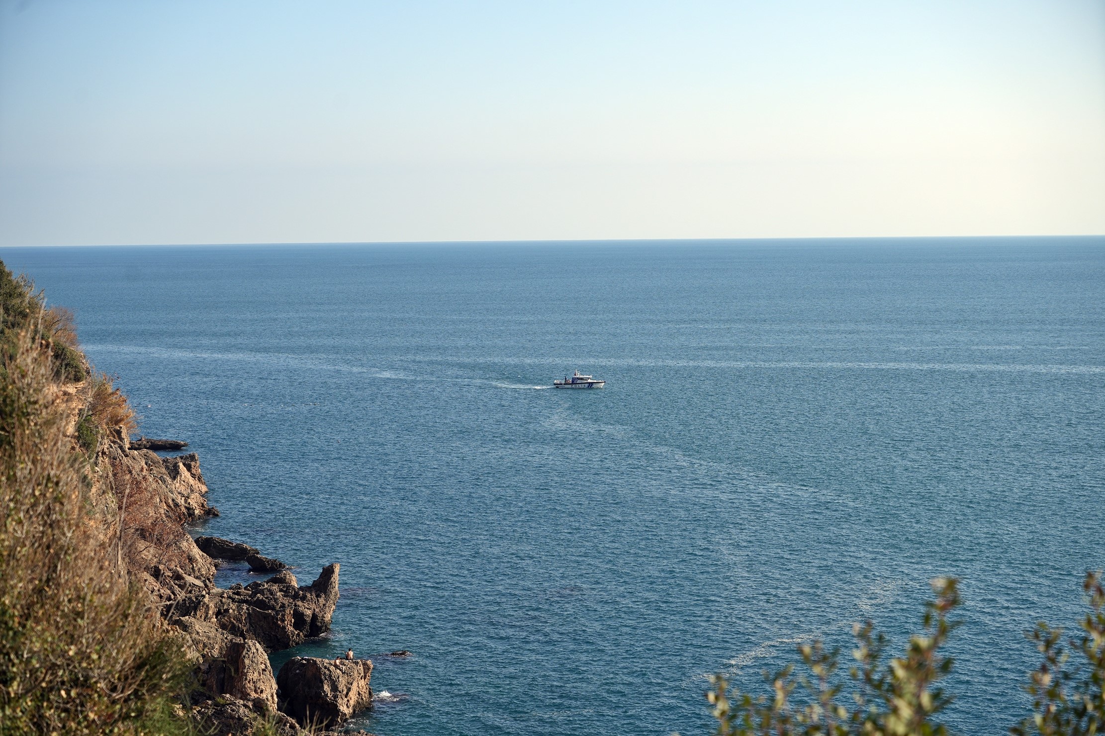 Antalya'da deniz kademeli olarak aralıksız didik didik taranıyor