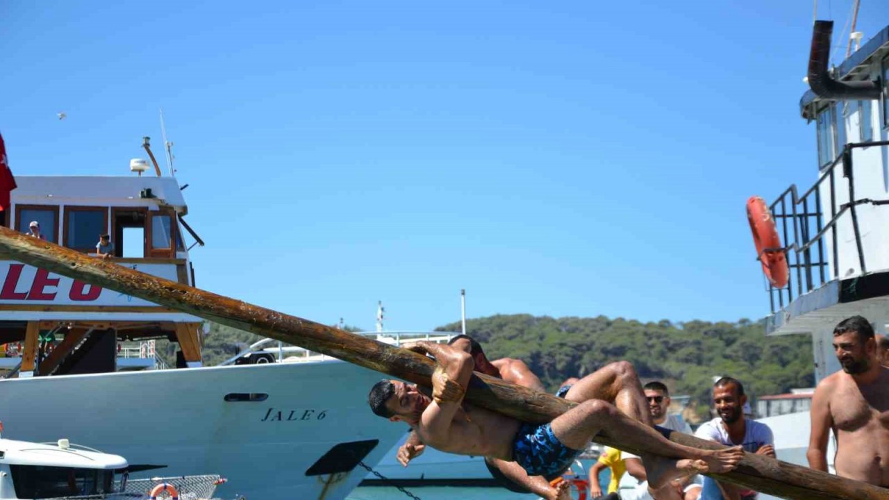 Ayvalık’ta 1 Temmuz Denizcilik ve Kabotaj Bayramı’nın 98. yıldönümü coşkusu